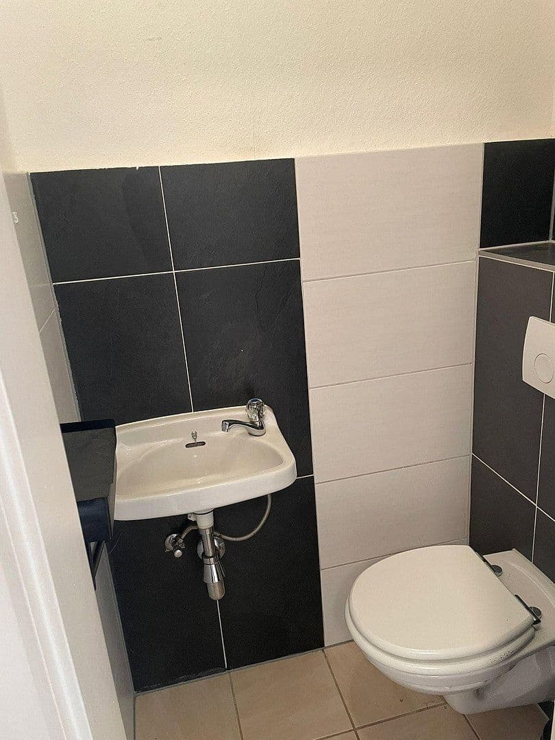 Prenájom bytu 3-izbový 78 m², Rauendahlstraße 27, Hattingen, Severné Porýnie - Westfálsko Prenájom bytu 3-izbový 78 m², Rauendahlstraße 27, Hattingen, Severné Porýnie - Westfálsko