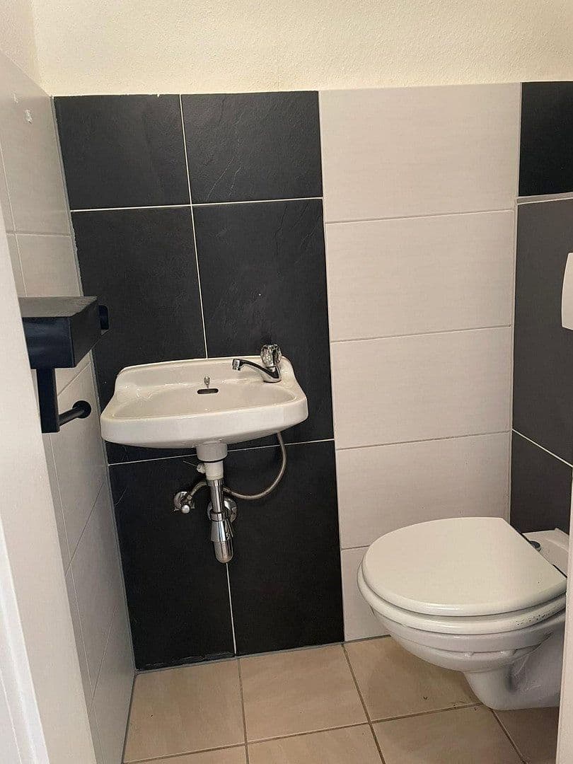 Prenájom bytu 3-izbový 78 m², Rauendahlstraße 27, Hattingen, Severné Porýnie - Westfálsko Prenájom bytu 3-izbový 78 m², Rauendahlstraße 27, Hattingen, Severné Porýnie - Westfálsko