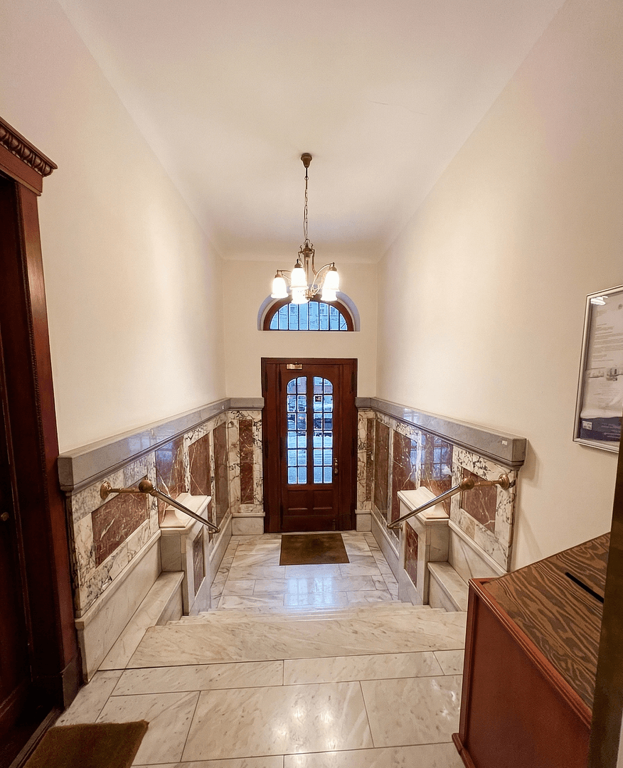 Prenájom bytu 2-izbový 50 m², Zähringerstr. 13, Berlin, Berlín Prenájom bytu 2-izbový 50 m², Zähringerstr. 13, Berlin, Berlín