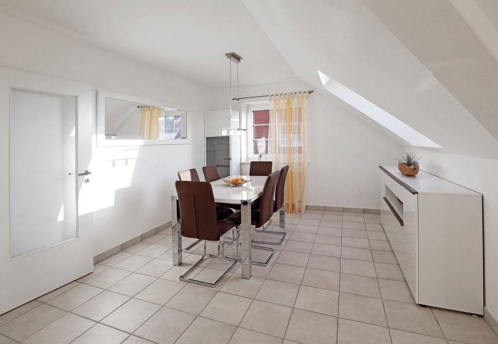 Prenájom bytu 3-izbový 100 m², Modersohn-Becker-Ring 6, Wolfsburg, Dolné Sasko Prenájom bytu 3-izbový 100 m², Modersohn-Becker-Ring 6, Wolfsburg, Dolné Sasko