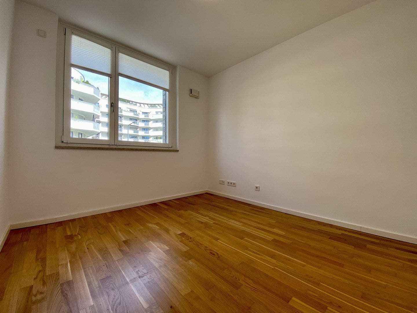 Predaj domu 104 m², pozemek 78 m², München, Bavorsko Predaj domu 104 m², pozemek 78 m², München, Bavorsko
