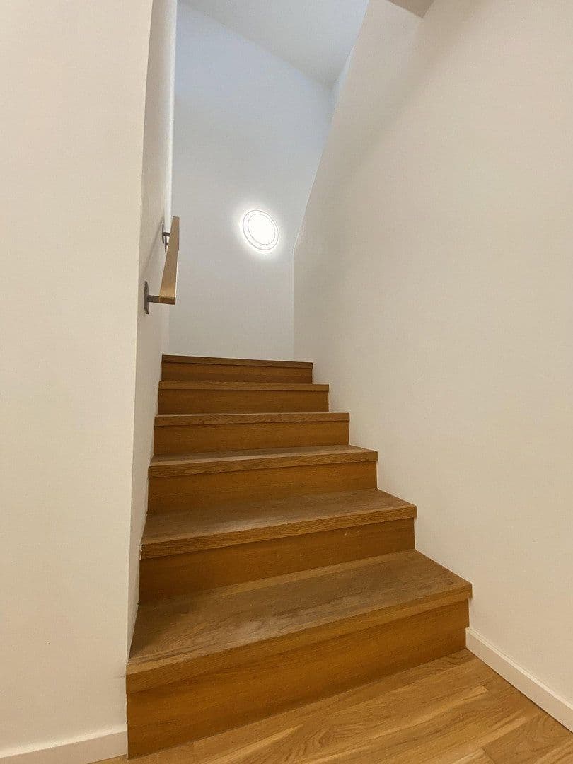 Predaj domu 104 m², pozemek 78 m², München, Bavorsko Predaj domu 104 m², pozemek 78 m², München, Bavorsko