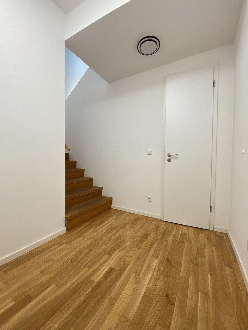 Predaj domu 104 m², pozemek 78 m², München, Bavorsko Predaj domu 104 m², pozemek 78 m², München, Bavorsko
