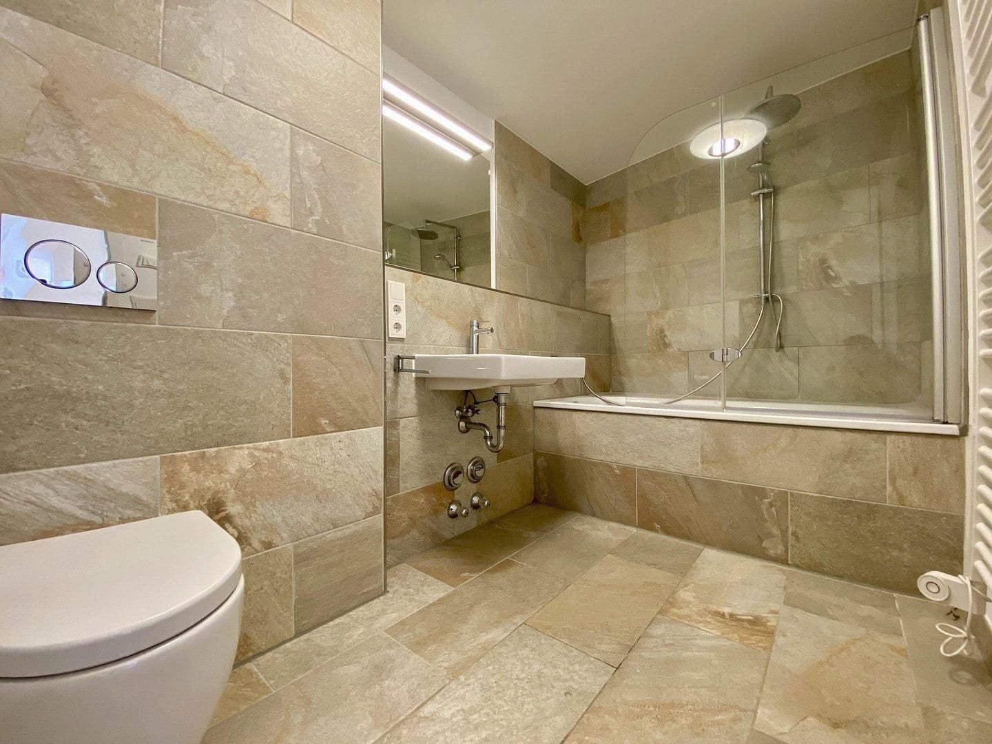 Predaj domu 104 m², pozemek 78 m², München, Bavorsko Predaj domu 104 m², pozemek 78 m², München, Bavorsko