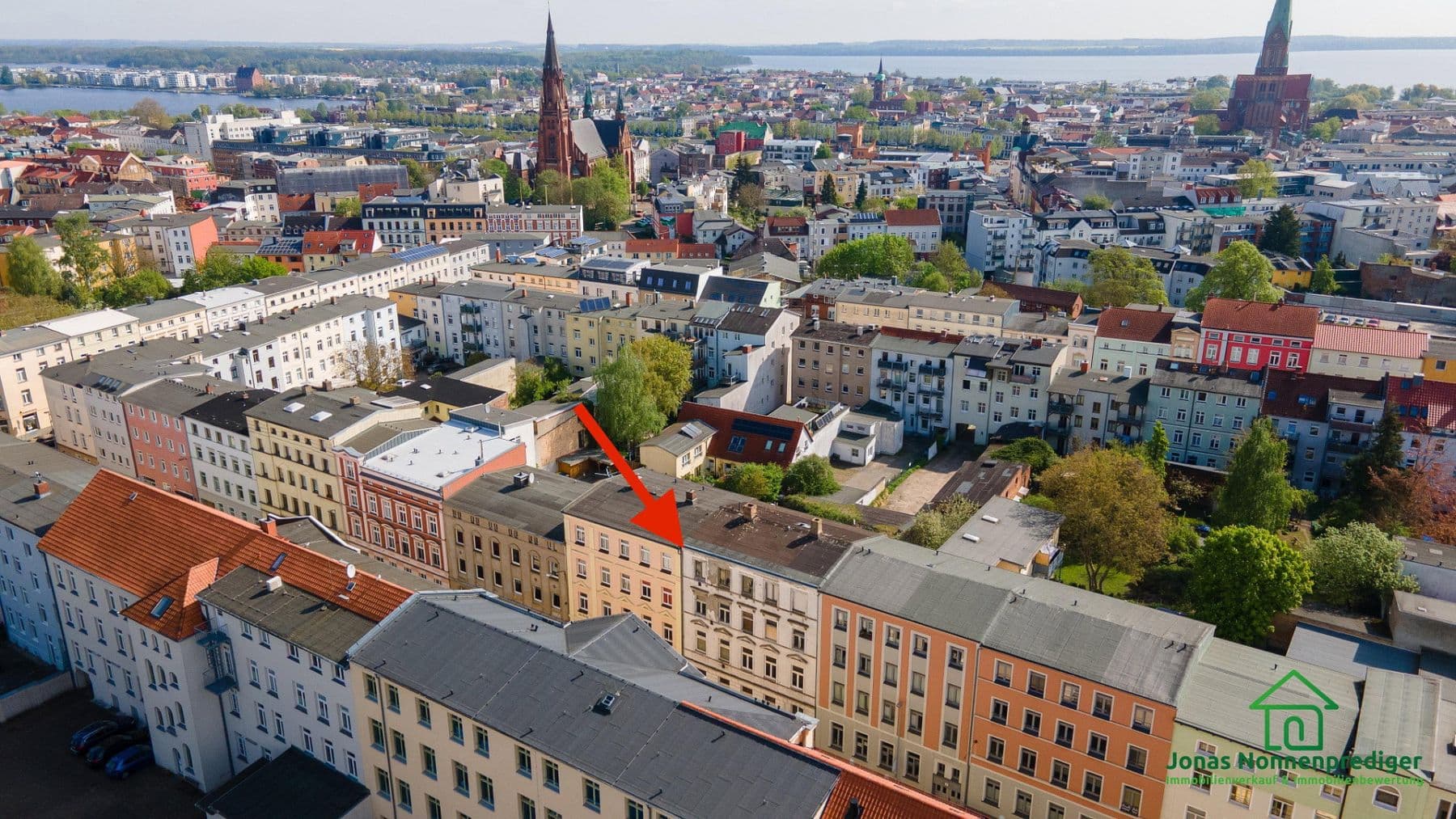 Predaj domu 428 m², pozemek 435 m², Friedensstraße 11, Schwerin, Meklenbursko-Predpomoransko Predaj domu 428 m², pozemek 435 m², Friedensstraße 11, Schwerin, Meklenbursko-Predpomoransko