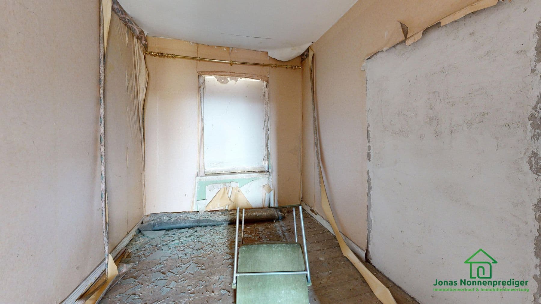 Predaj domu 428 m², pozemek 435 m², Friedensstraße 11, Schwerin, Meklenbursko-Predpomoransko Predaj domu 428 m², pozemek 435 m², Friedensstraße 11, Schwerin, Meklenbursko-Predpomoransko