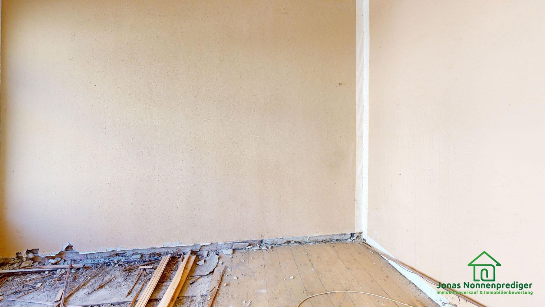 Predaj domu 428 m², pozemek 435 m², Friedensstraße 11, Schwerin, Meklenbursko-Predpomoransko Predaj domu 428 m², pozemek 435 m², Friedensstraße 11, Schwerin, Meklenbursko-Predpomoransko