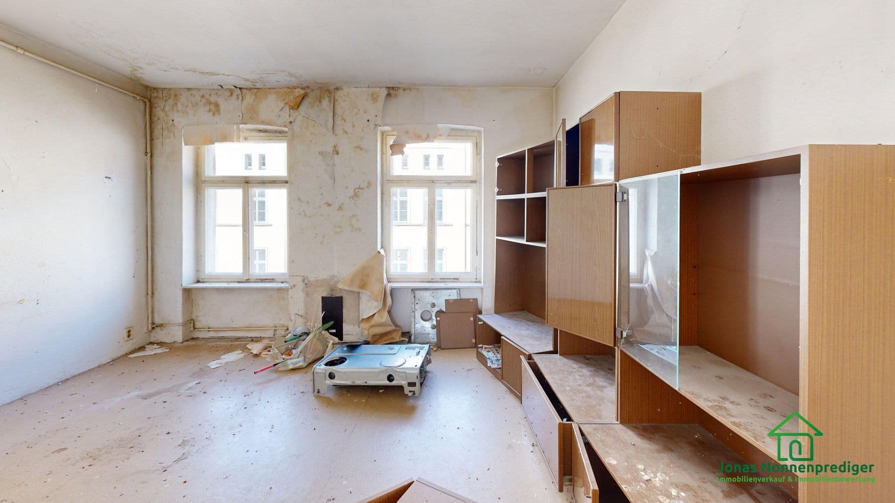 Predaj domu 428 m², pozemek 435 m², Friedensstraße 11, Schwerin, Meklenbursko-Predpomoransko Predaj domu 428 m², pozemek 435 m², Friedensstraße 11, Schwerin, Meklenbursko-Predpomoransko