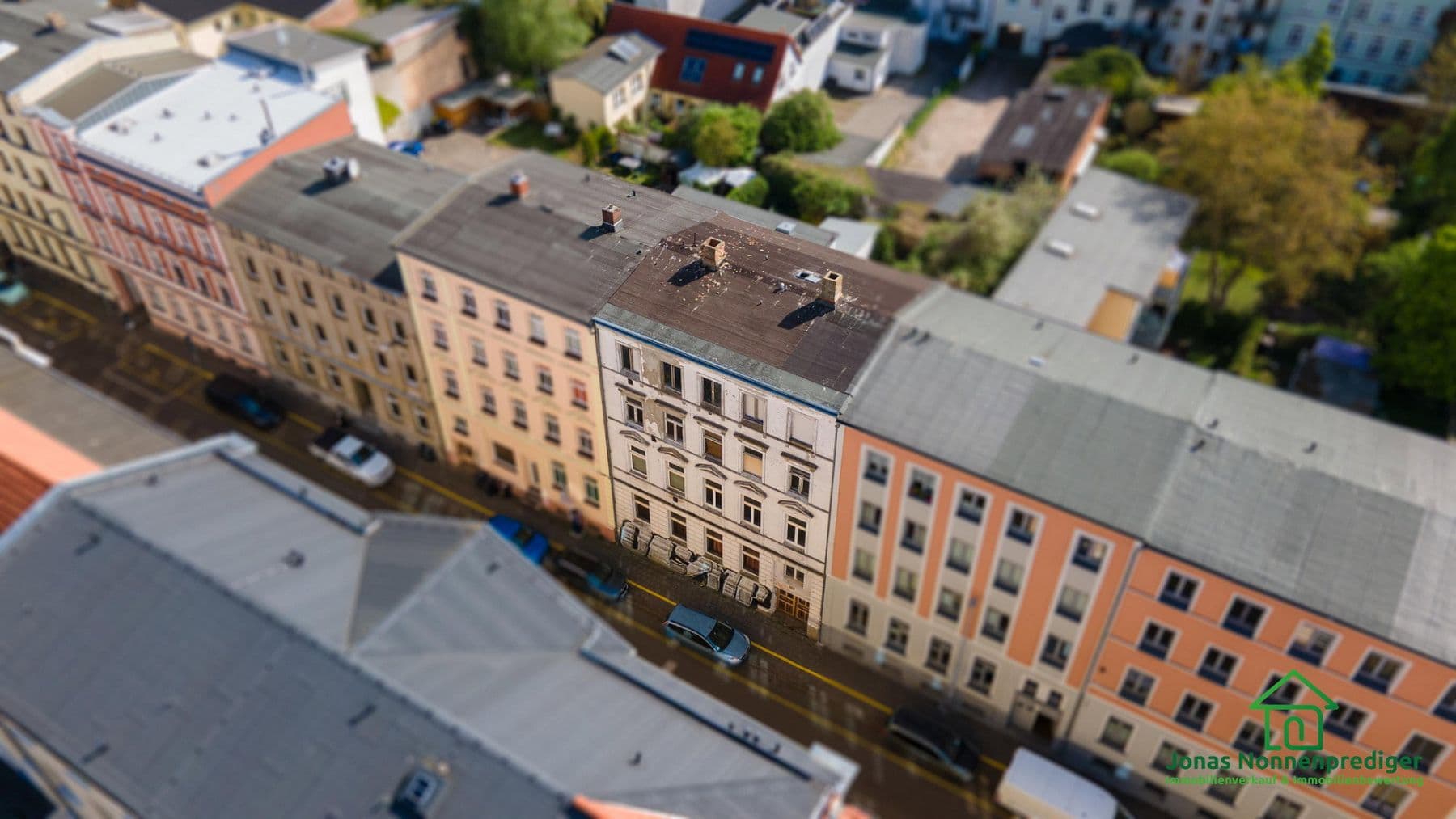 Predaj domu 428 m², pozemek 435 m², Friedensstraße 11, Schwerin, Meklenbursko-Predpomoransko Predaj domu 428 m², pozemek 435 m², Friedensstraße 11, Schwerin, Meklenbursko-Predpomoransko