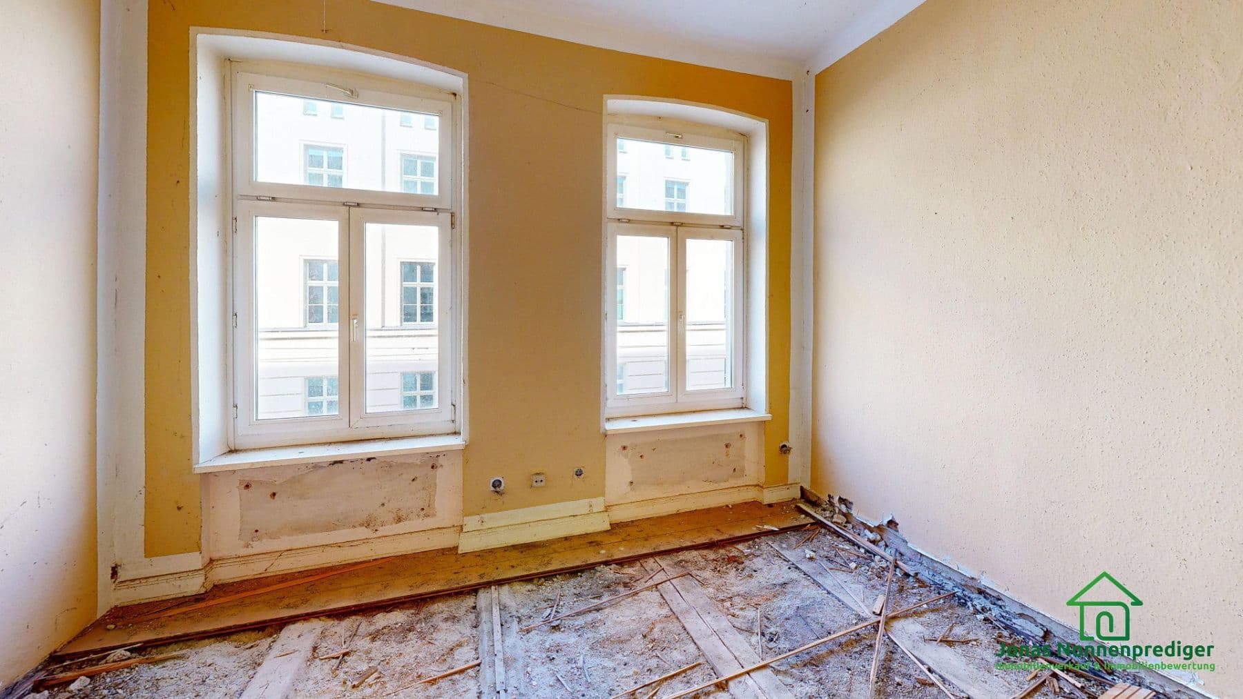 Predaj domu 428 m², pozemek 435 m², Friedensstraße 11, Schwerin, Meklenbursko-Predpomoransko Predaj domu 428 m², pozemek 435 m², Friedensstraße 11, Schwerin, Meklenbursko-Predpomoransko