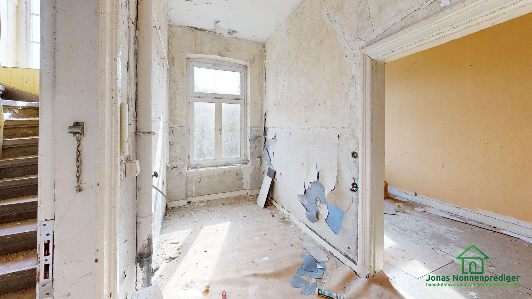 Predaj domu 428 m², pozemek 435 m², Friedensstraße 11, Schwerin, Meklenbursko-Predpomoransko Predaj domu 428 m², pozemek 435 m², Friedensstraße 11, Schwerin, Meklenbursko-Predpomoransko