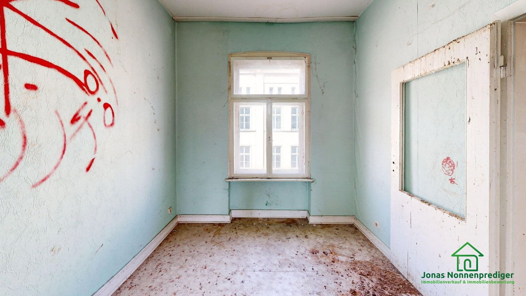 Predaj domu 428 m², pozemek 435 m², Friedensstraße 11, Schwerin, Meklenbursko-Predpomoransko Predaj domu 428 m², pozemek 435 m², Friedensstraße 11, Schwerin, Meklenbursko-Predpomoransko