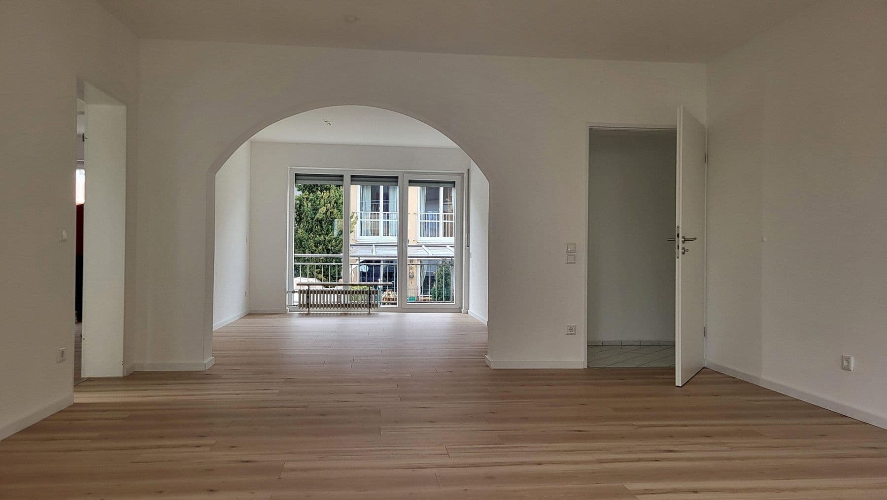 Prenájom bytu 3-izbový 100 m², Münchner Str.179, Karlsfeld, Bavorsko Prenájom bytu 3-izbový 100 m², Münchner Str.179, Karlsfeld, Bavorsko