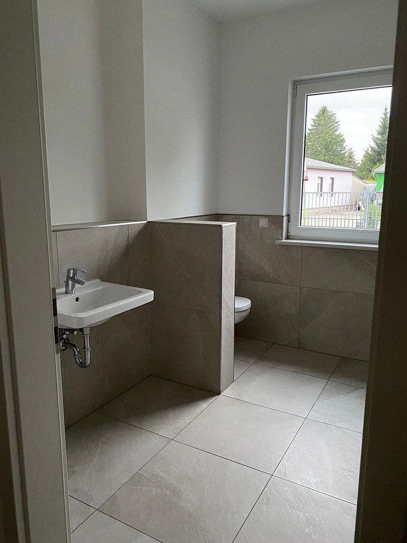 Prenájom bytu 2-izbový 79 m², Verbindungsweg 3, Velten, Brandenbursko Prenájom bytu 2-izbový 79 m², Verbindungsweg 3, Velten, Brandenbursko