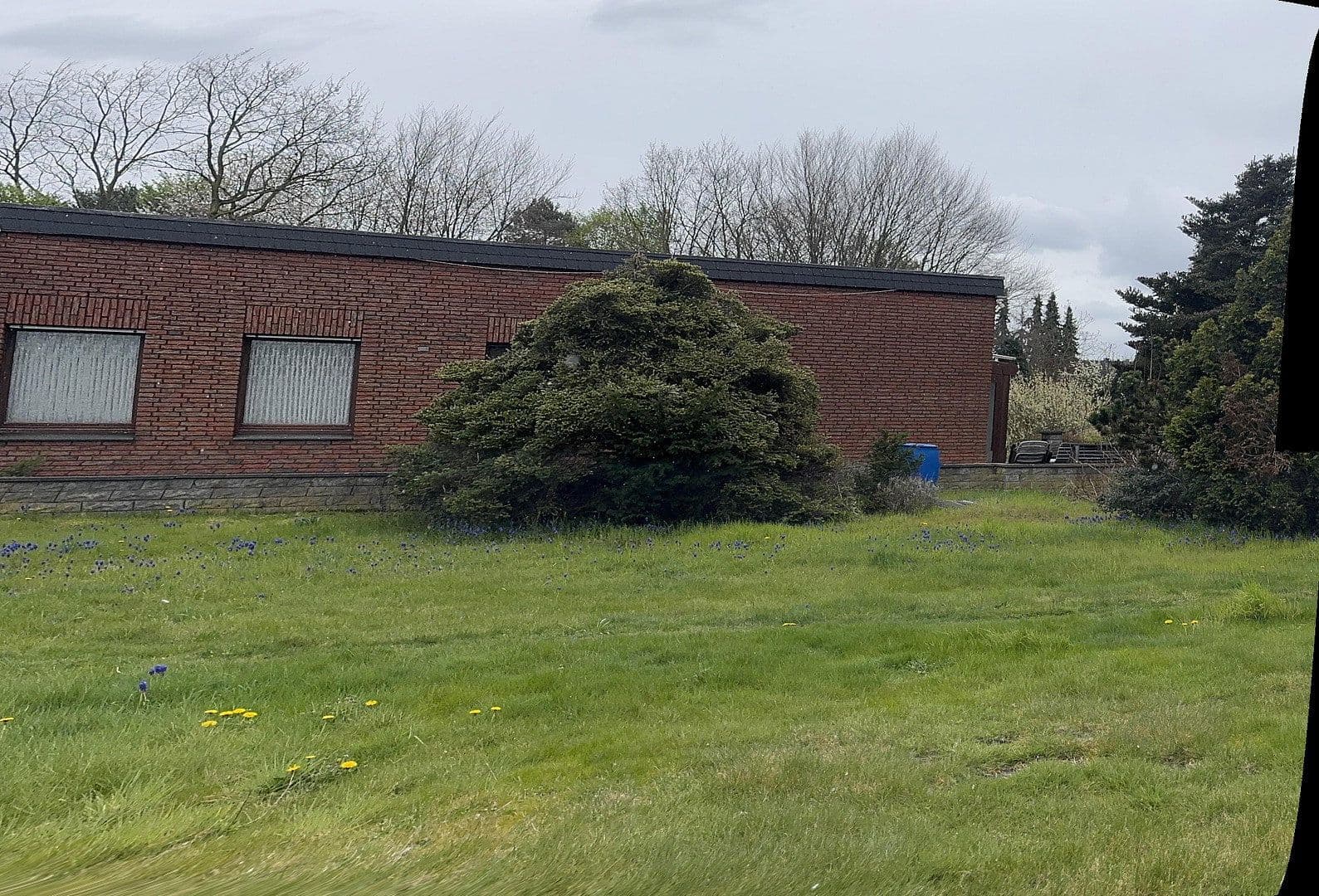 Predaj domu 229 m², pozemek 3.000 m², Oberhausen, Severné Porýnie - Westfálsko Predaj domu 229 m², pozemek 3.000 m², Oberhausen, Severné Porýnie - Westfálsko