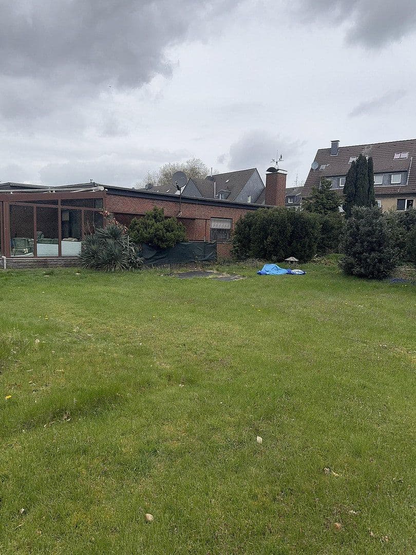 Predaj domu 229 m², pozemek 3.000 m², Oberhausen, Severné Porýnie - Westfálsko Predaj domu 229 m², pozemek 3.000 m², Oberhausen, Severné Porýnie - Westfálsko