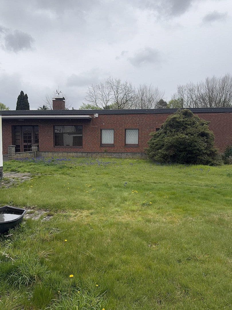 Predaj domu 229 m², pozemek 3.000 m², Oberhausen, Severné Porýnie - Westfálsko Predaj domu 229 m², pozemek 3.000 m², Oberhausen, Severné Porýnie - Westfálsko