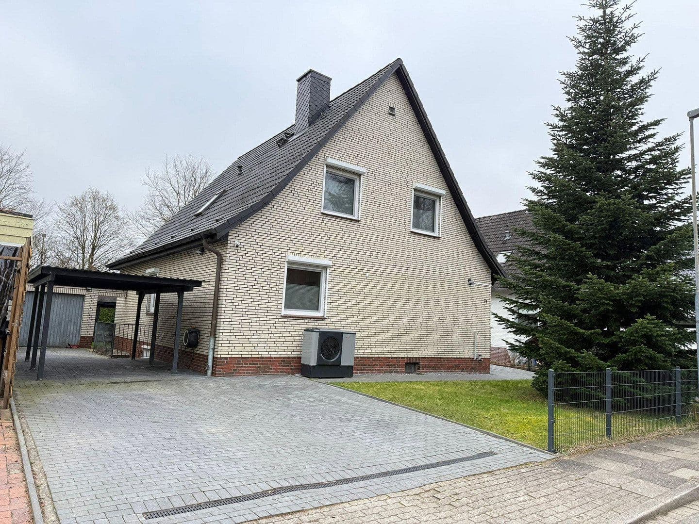 Predaj domu 137 m², pozemek 598 m², Ahrensburg, Šlezvicko-Holštajnsko Predaj domu 137 m², pozemek 598 m², Ahrensburg, Šlezvicko-Holštajnsko