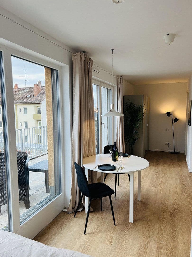 Prenájom bytu 1-izbový 34 m², Maximilianstraße 43, Nürnberg, Bavorsko Prenájom bytu 1-izbový 34 m², Maximilianstraße 43, Nürnberg, Bavorsko