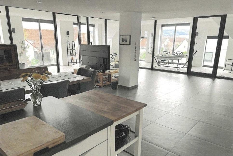 Prenájom bytu 4-izbový 197 m², Hauptstr. 29, Leinfelden-Echterdingen, Bádensko-Wurttembersko Prenájom bytu 4-izbový 197 m², Hauptstr. 29, Leinfelden-Echterdingen, Bádensko-Wurttembersko