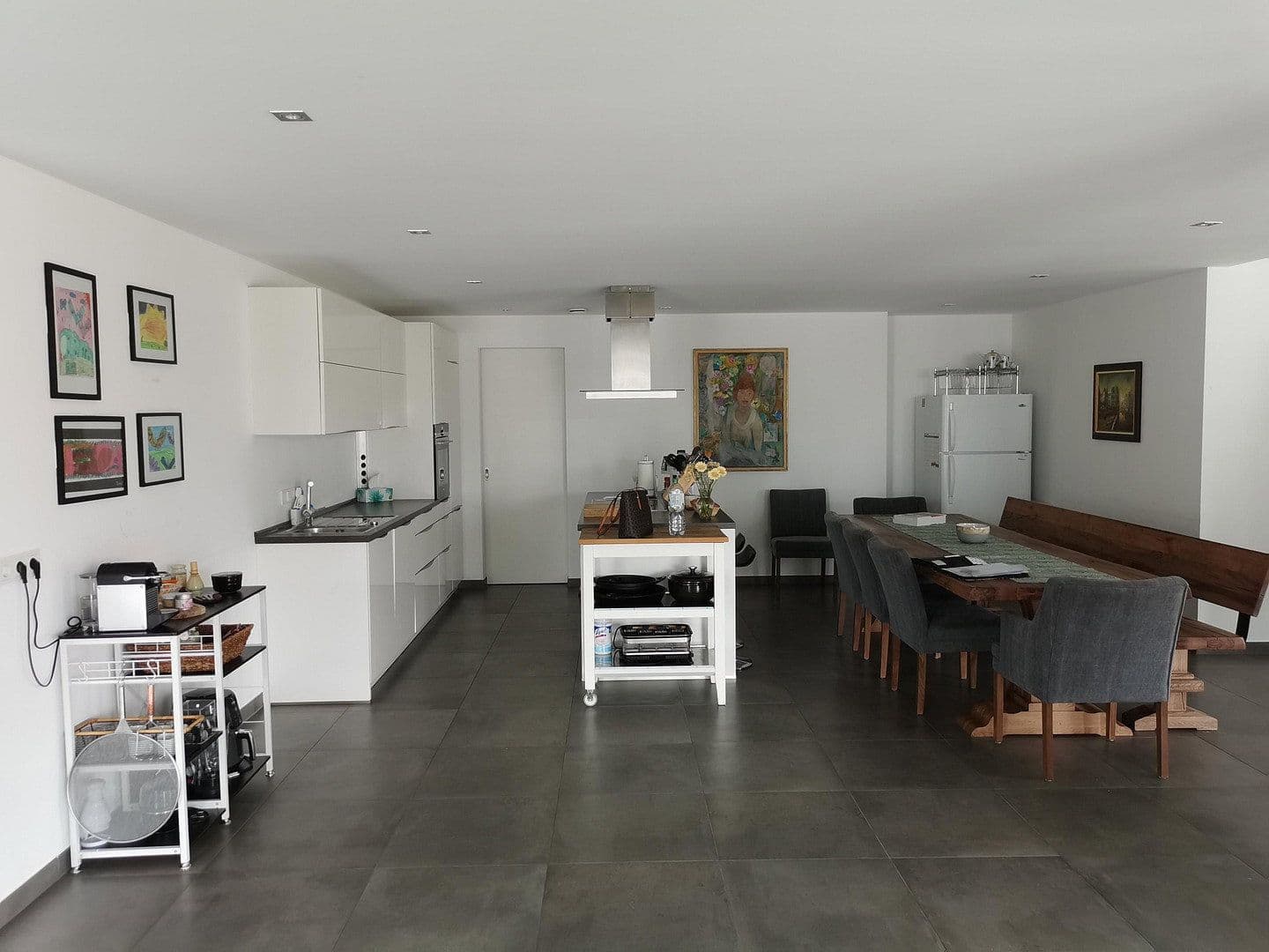 Prenájom bytu 4-izbový 197 m², Hauptstr. 29, Leinfelden-Echterdingen, Bádensko-Wurttembersko Prenájom bytu 4-izbový 197 m², Hauptstr. 29, Leinfelden-Echterdingen, Bádensko-Wurttembersko