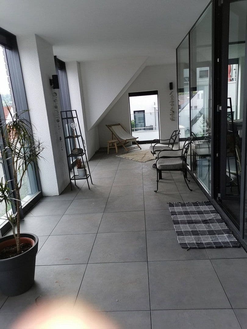 Prenájom bytu 4-izbový 197 m², Hauptstr. 29, Leinfelden-Echterdingen, Bádensko-Wurttembersko Prenájom bytu 4-izbový 197 m², Hauptstr. 29, Leinfelden-Echterdingen, Bádensko-Wurttembersko