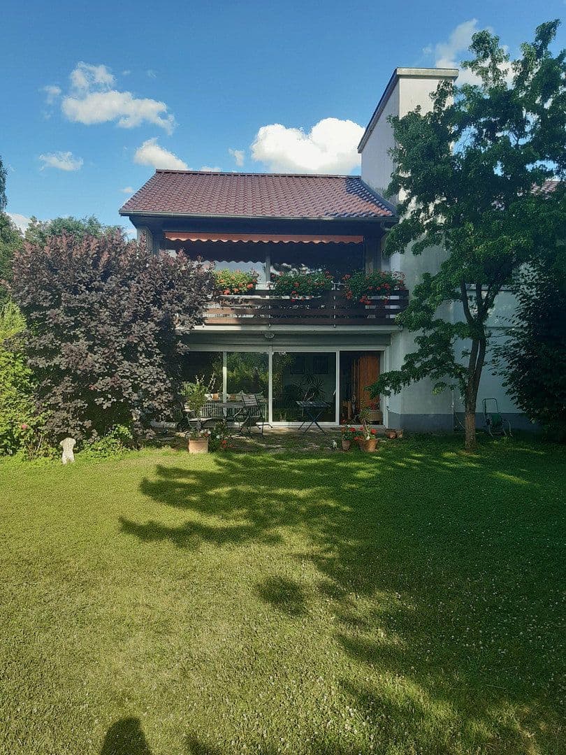 Predaj domu 170 m², pozemek 1.474 m², Schönbrunn, Bádensko-Wurttembersko Predaj domu 170 m², pozemek 1.474 m², Schönbrunn, Bádensko-Wurttembersko