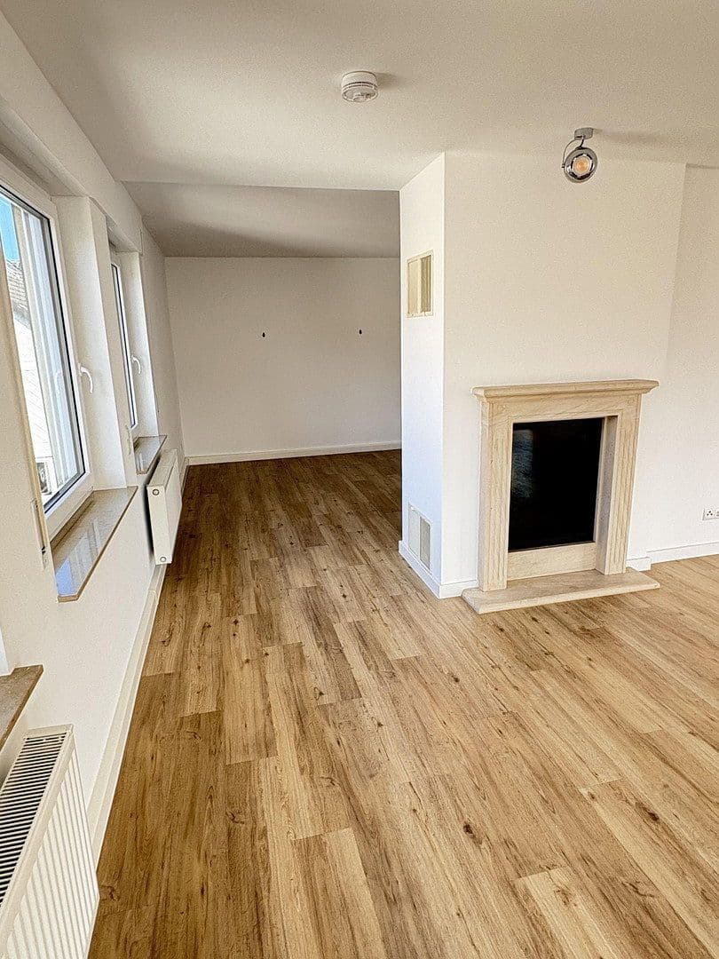 Prenájom bytu 3-izbový 154 m², Bahnhofstraße 4a, Delligsen, Dolné Sasko Prenájom bytu 3-izbový 154 m², Bahnhofstraße 4a, Delligsen, Dolné Sasko