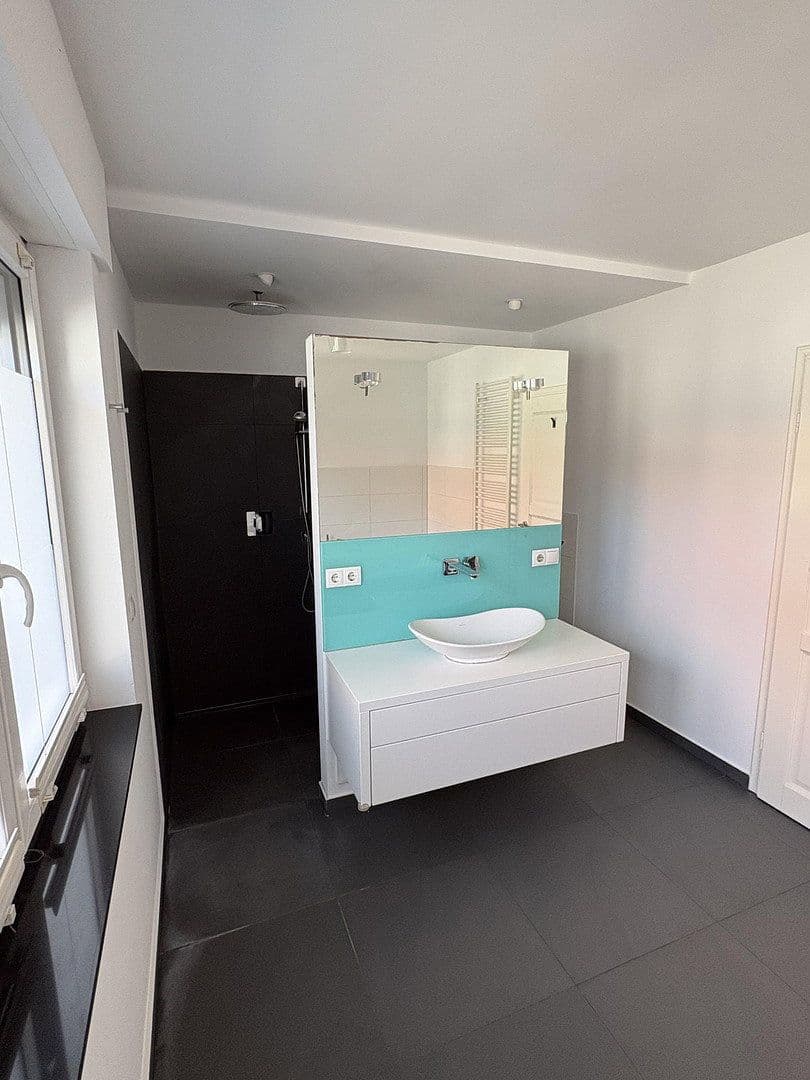 Prenájom bytu 3-izbový 154 m², Bahnhofstraße 4a, Delligsen, Dolné Sasko Prenájom bytu 3-izbový 154 m², Bahnhofstraße 4a, Delligsen, Dolné Sasko