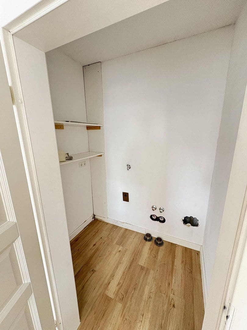 Prenájom bytu 3-izbový 154 m², Bahnhofstraße 4a, Delligsen, Dolné Sasko Prenájom bytu 3-izbový 154 m², Bahnhofstraße 4a, Delligsen, Dolné Sasko