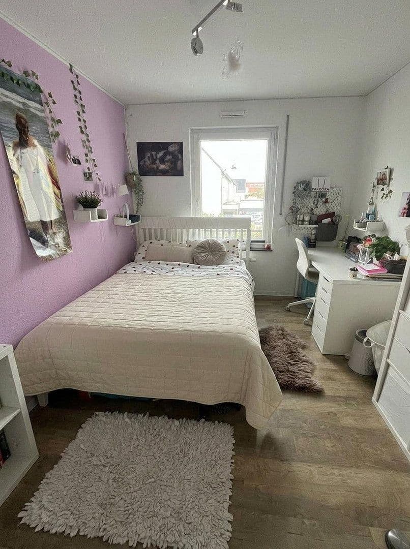 Prenájom bytu 4-izbový 91 m², Aristide-Briand-Str. 6, Herzogenaurach, Bavorsko Prenájom bytu 4-izbový 91 m², Aristide-Briand-Str. 6, Herzogenaurach, Bavorsko