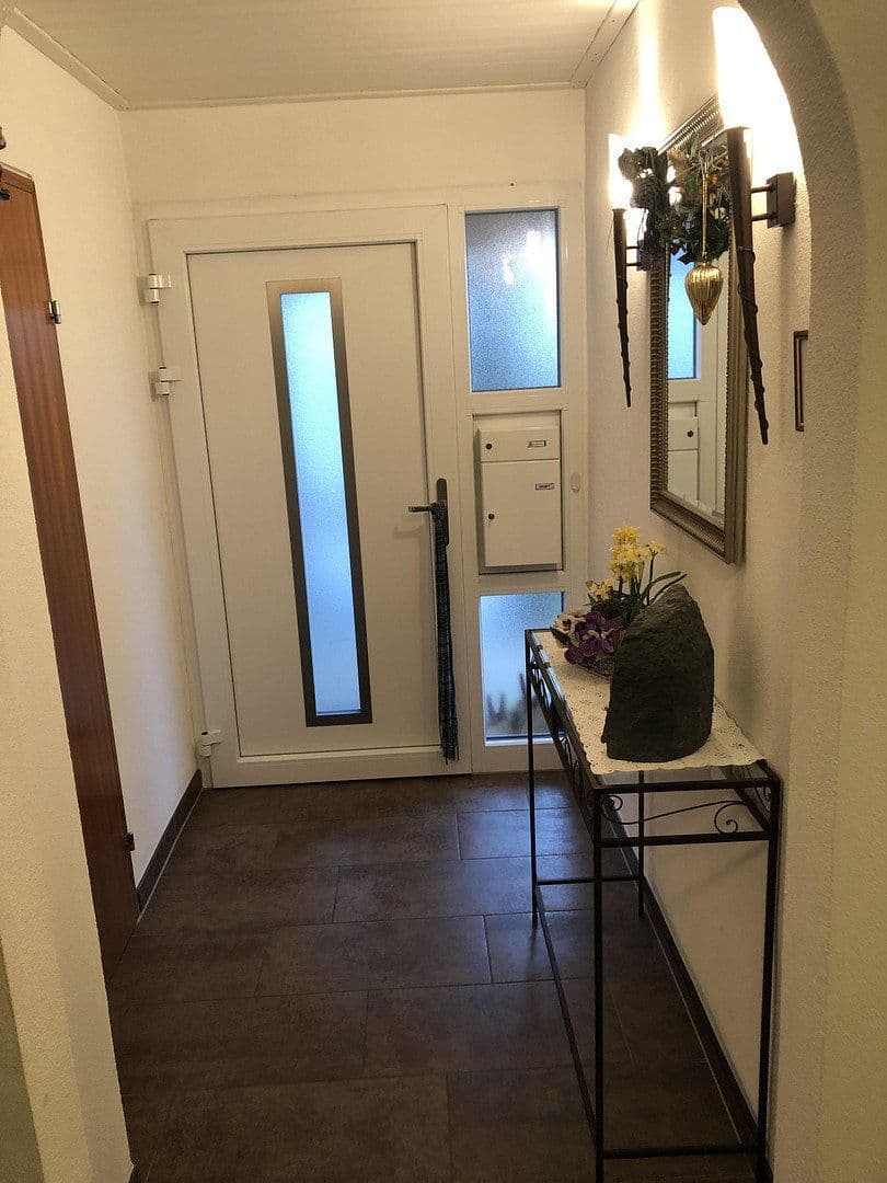 Predaj domu 174 m², pozemek 349 m², Hauffstrasse 2, Affalterbach, Bádensko-Wurttembersko Predaj domu 174 m², pozemek 349 m², Hauffstrasse 2, Affalterbach, Bádensko-Wurttembersko