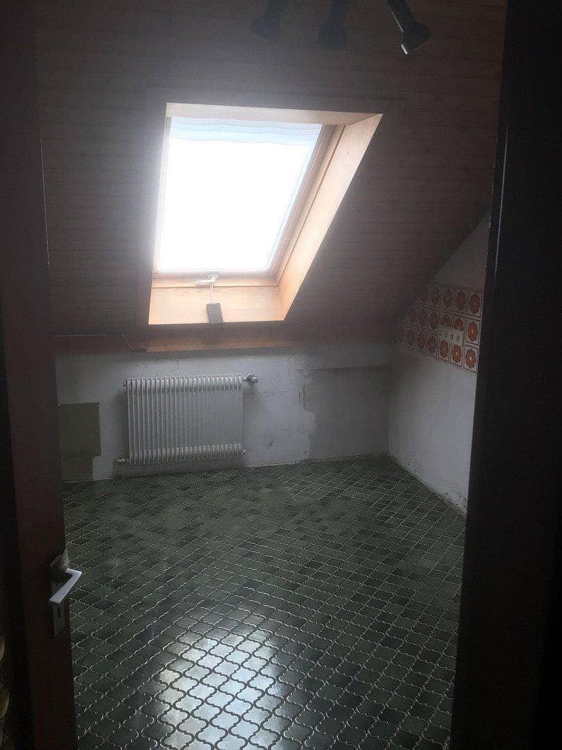 Predaj domu 174 m², pozemek 349 m², Hauffstrasse 2, Affalterbach, Bádensko-Wurttembersko Predaj domu 174 m², pozemek 349 m², Hauffstrasse 2, Affalterbach, Bádensko-Wurttembersko