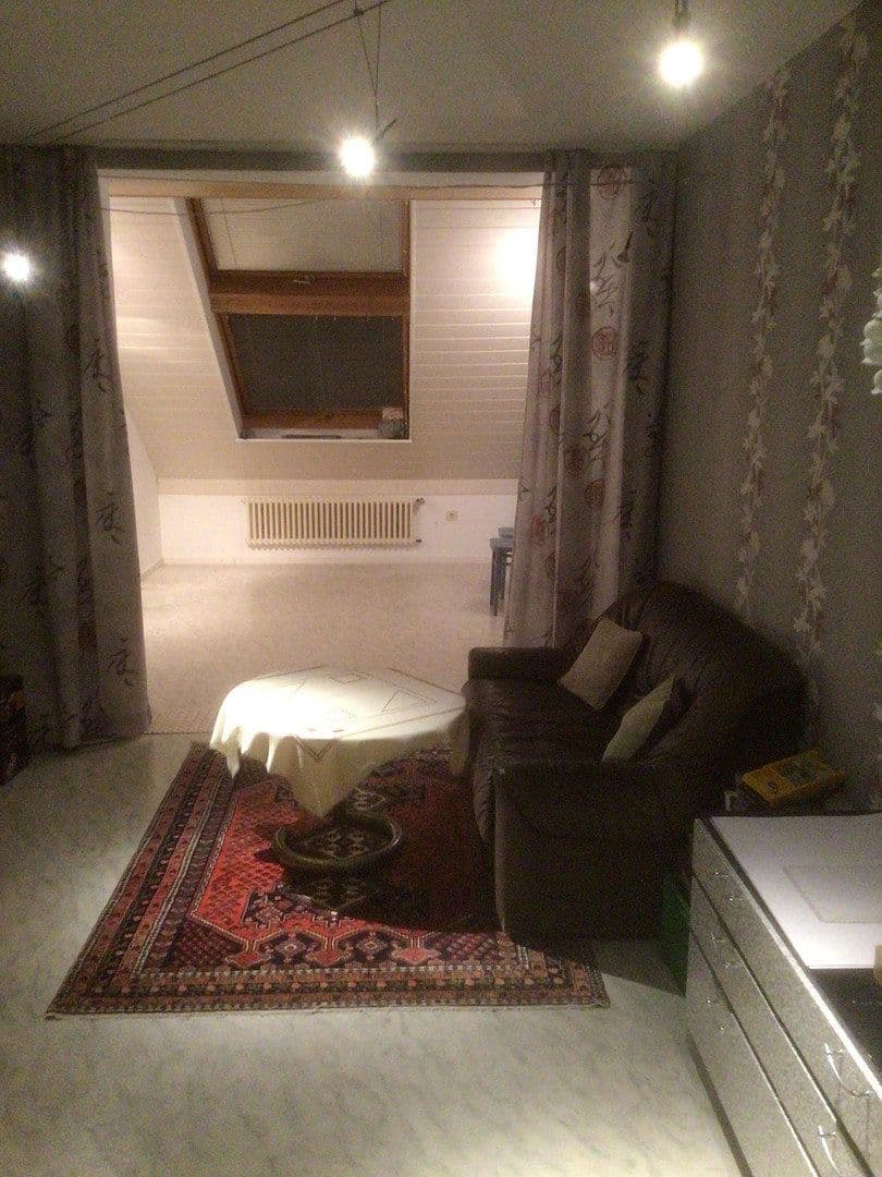 Predaj domu 174 m², pozemek 349 m², Hauffstrasse 2, Affalterbach, Bádensko-Wurttembersko Predaj domu 174 m², pozemek 349 m², Hauffstrasse 2, Affalterbach, Bádensko-Wurttembersko