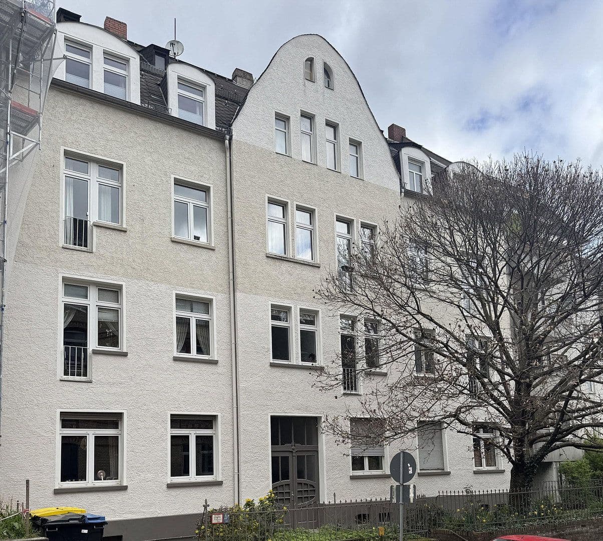 Predaj domu 856 m², pozemek 674 m², Wiesbaden, Hesensko Predaj domu 856 m², pozemek 674 m², Wiesbaden, Hesensko