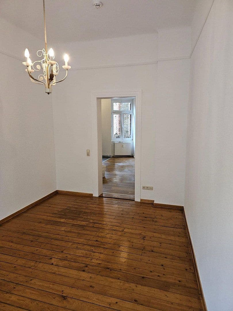 Predaj domu 856 m², pozemek 674 m², Wiesbaden, Hesensko Predaj domu 856 m², pozemek 674 m², Wiesbaden, Hesensko