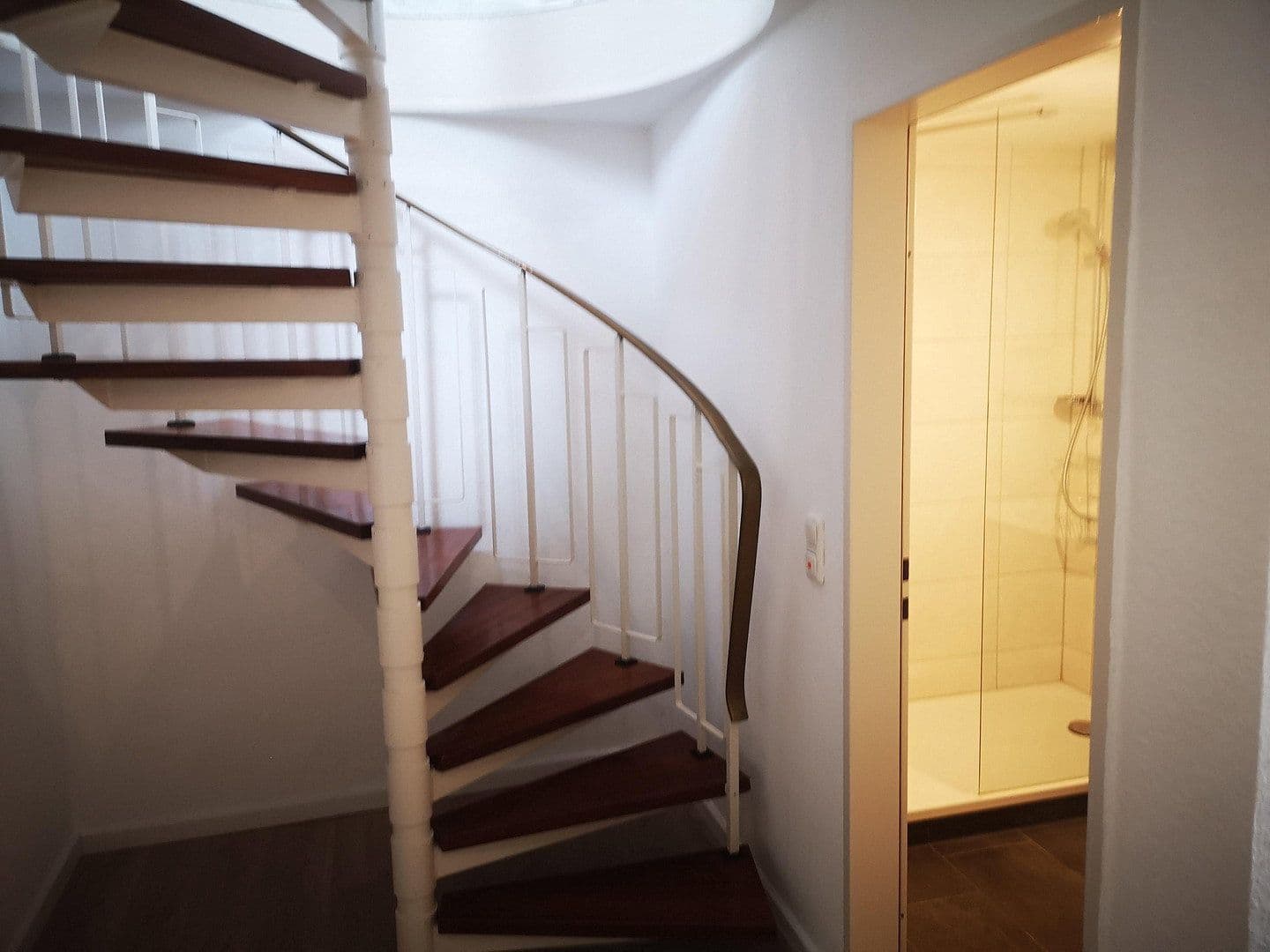 Predaj domu 404 m², pozemek 172 m², Köln, Severné Porýnie - Westfálsko Predaj domu 404 m², pozemek 172 m², Köln, Severné Porýnie - Westfálsko