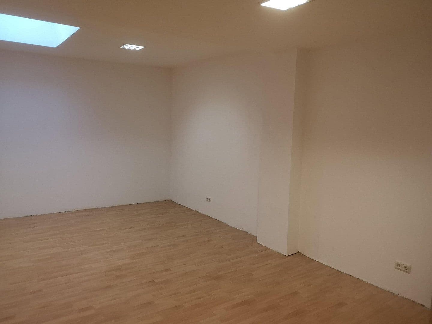 Predaj domu 404 m², pozemek 172 m², Köln, Severné Porýnie - Westfálsko Predaj domu 404 m², pozemek 172 m², Köln, Severné Porýnie - Westfálsko
