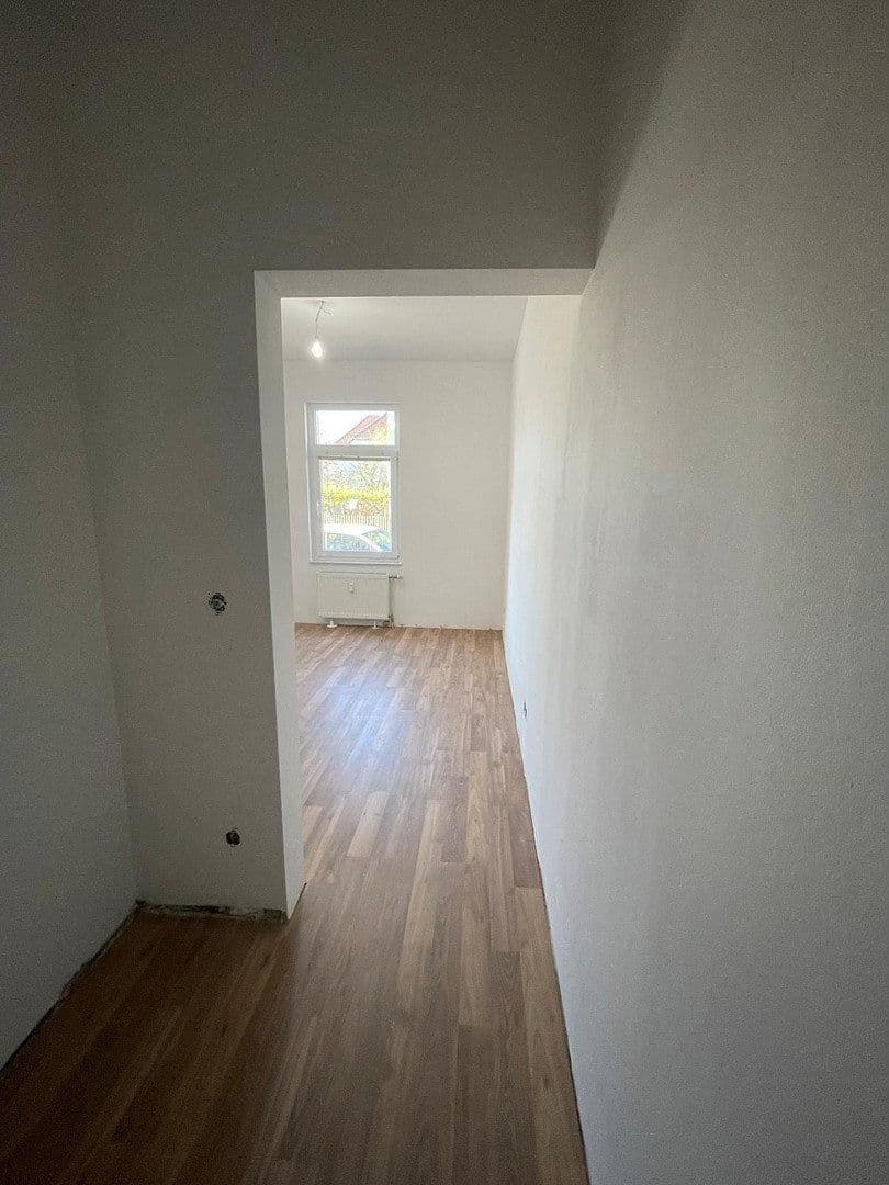 Prenájom bytu 4-izbový 115 m², Wennigsen (Deister), Dolné Sasko Prenájom bytu 4-izbový 115 m², Wennigsen (Deister), Dolné Sasko