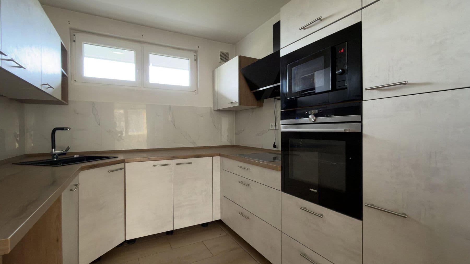 Predaj bytu 3-izbový 90 m², Kerpen, Severné Porýnie - Westfálsko Predaj bytu 3-izbový 90 m², Kerpen, Severné Porýnie - Westfálsko