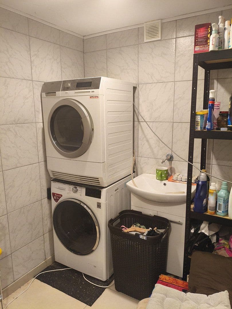 Predaj domu 288 m², pozemek 880 m², Immighäuser Str.7, Vöhl, Hesensko Predaj domu 288 m², pozemek 880 m², Immighäuser Str.7, Vöhl, Hesensko