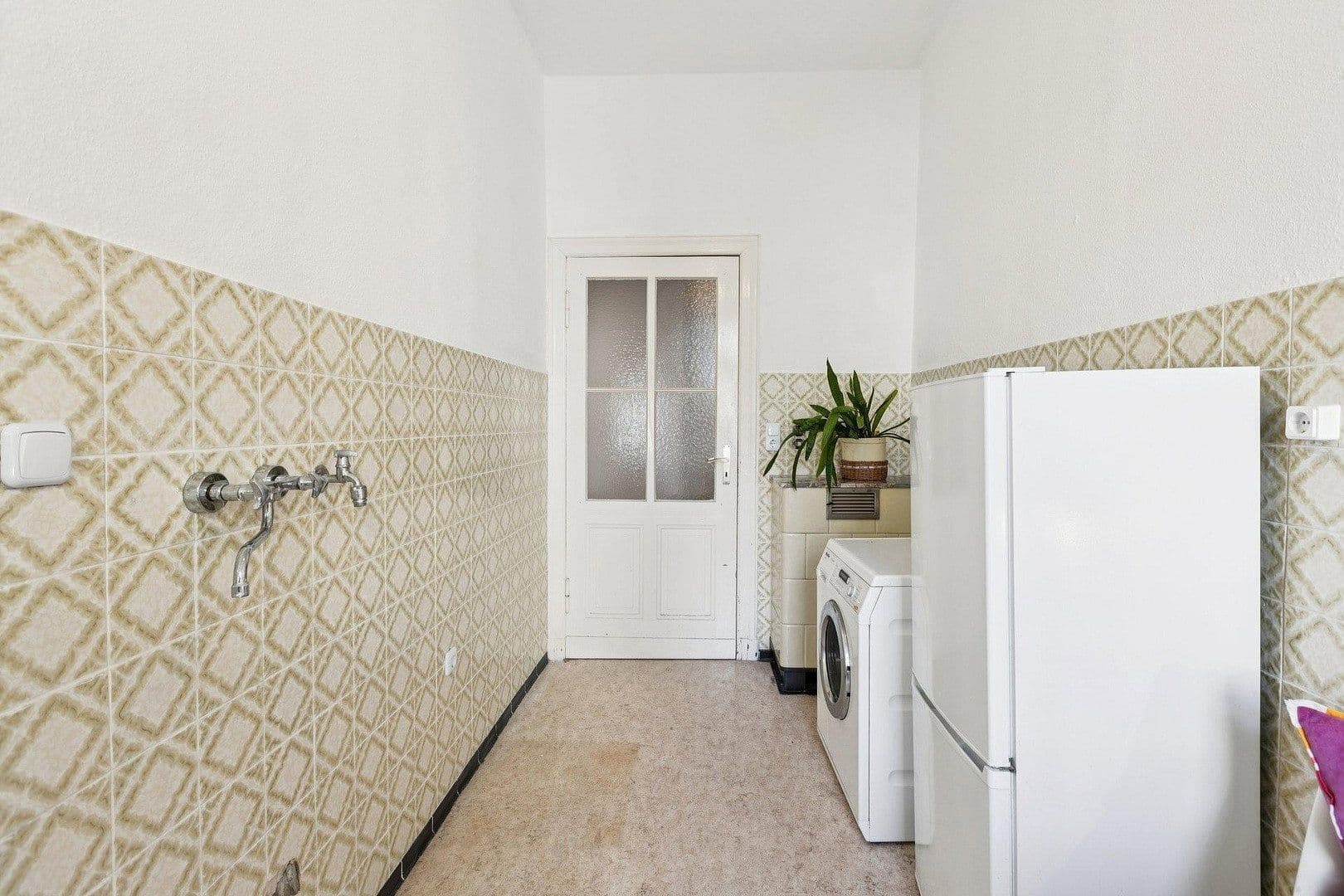 Predaj bytu 2-izbový 62 m², Berlin, Berlín Predaj bytu 2-izbový 62 m², Berlin, Berlín