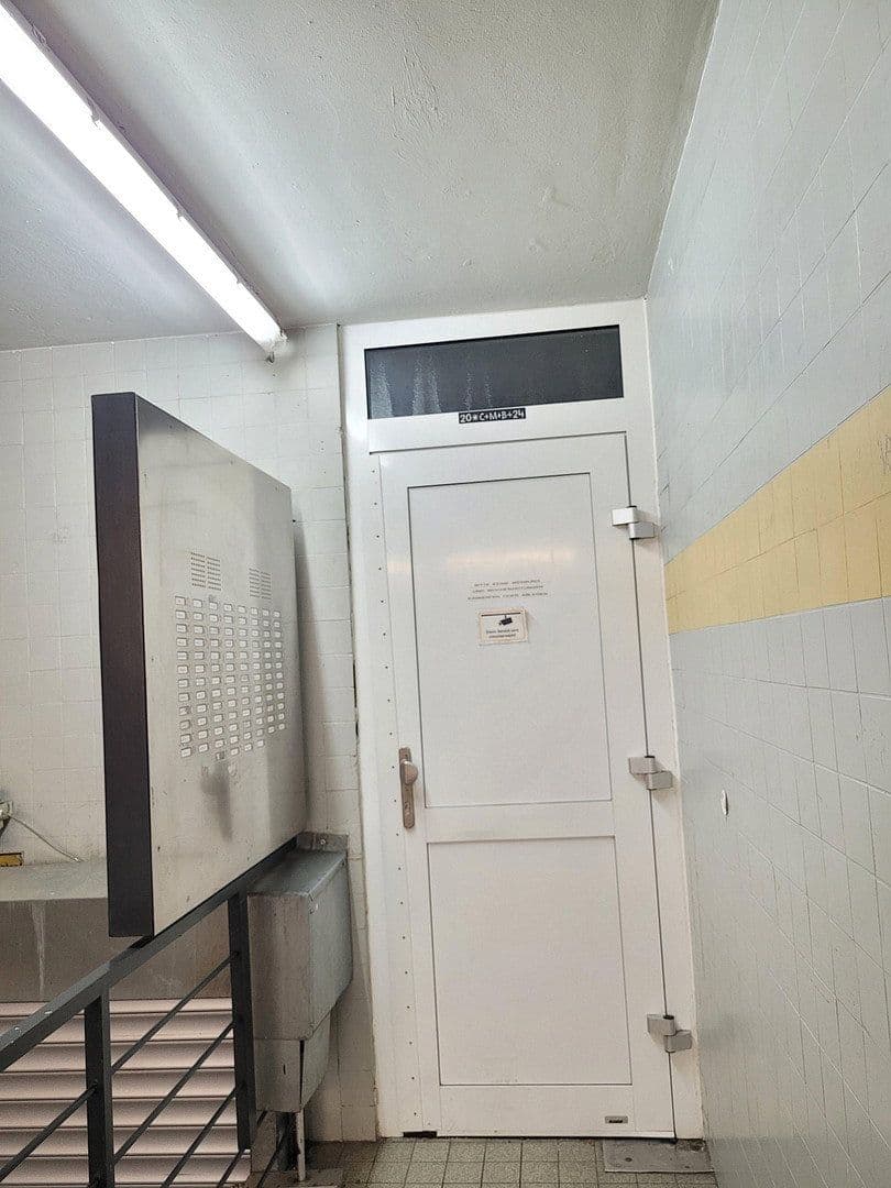 Prenájom bytu 1-izbový 30 m², Rheinhäuserstraße 50-52, Mannheim, Bádensko-Wurttembersko Prenájom bytu 1-izbový 30 m², Rheinhäuserstraße 50-52, Mannheim, Bádensko-Wurttembersko