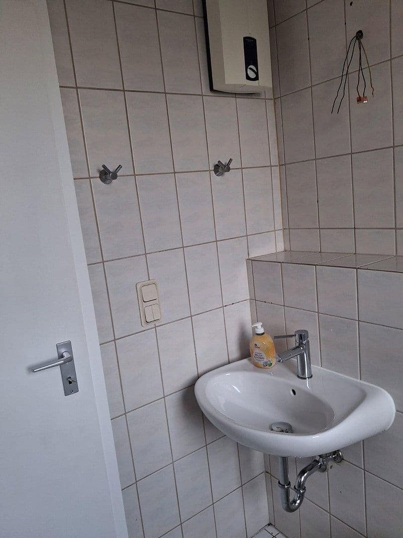 Prenájom bytu 2-izbový 68 m², Kölner Straße 137, Leverkusen, Severné Porýnie - Westfálsko Prenájom bytu 2-izbový 68 m², Kölner Straße 137, Leverkusen, Severné Porýnie - Westfálsko