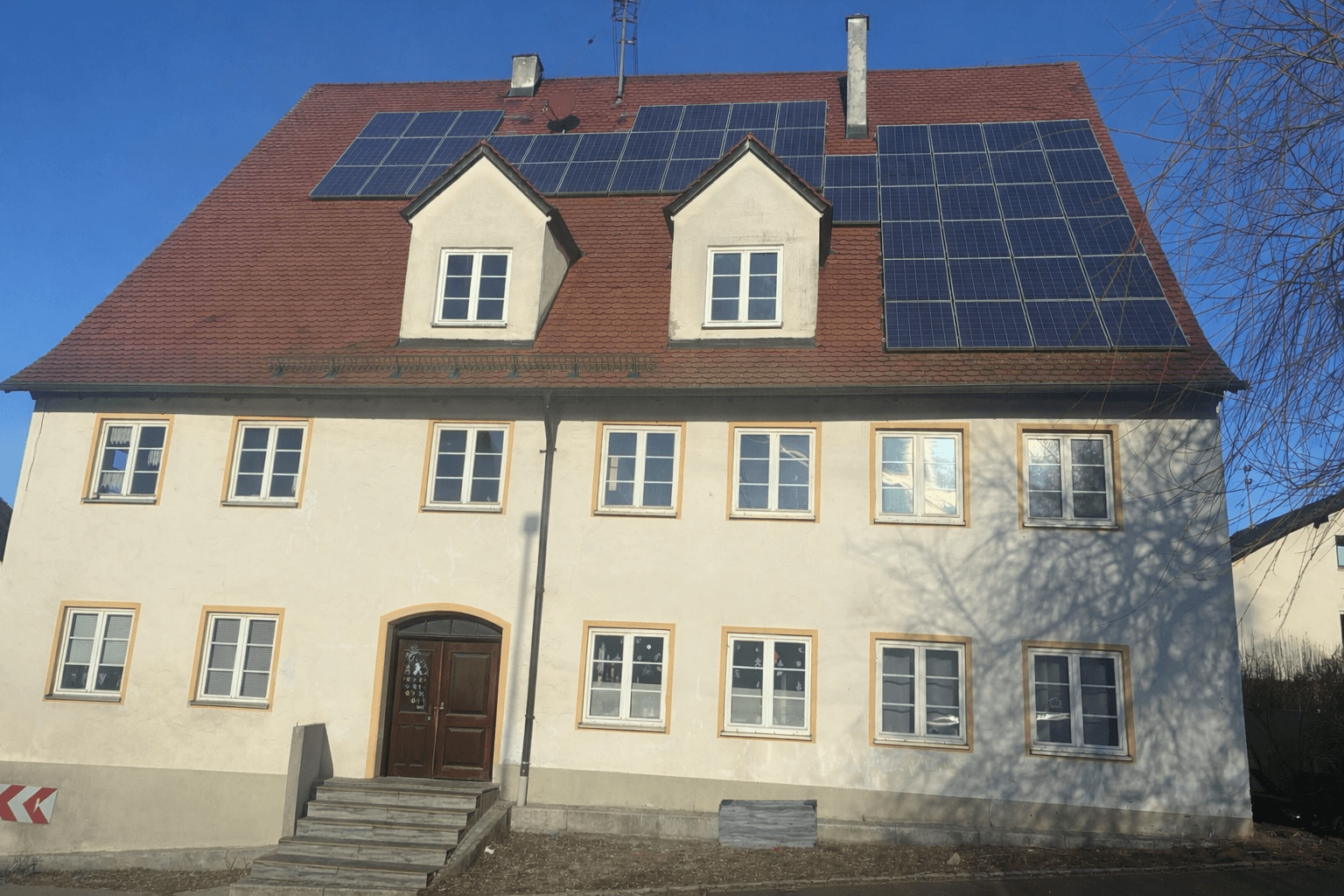 Predaj domu 617 m², pozemek 770 m², Rathausplatz 11, Kirchhaslach, Bavorsko Predaj domu 617 m², pozemek 770 m², Rathausplatz 11, Kirchhaslach, Bavorsko