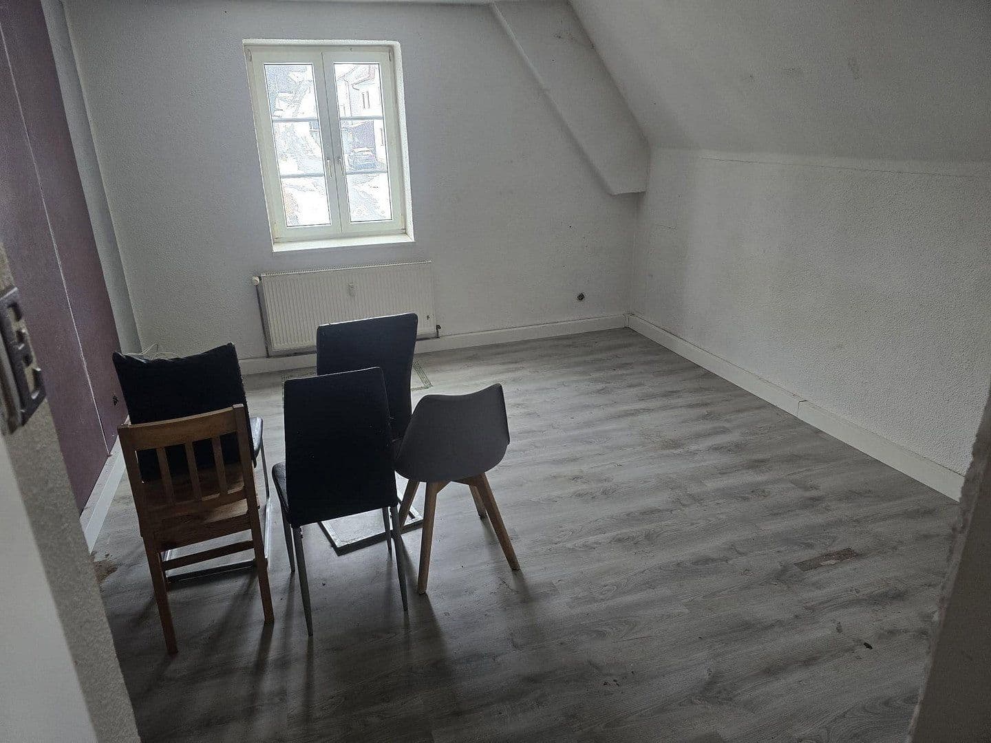 Predaj domu 617 m², pozemek 770 m², Rathausplatz 11, Kirchhaslach, Bavorsko Predaj domu 617 m², pozemek 770 m², Rathausplatz 11, Kirchhaslach, Bavorsko