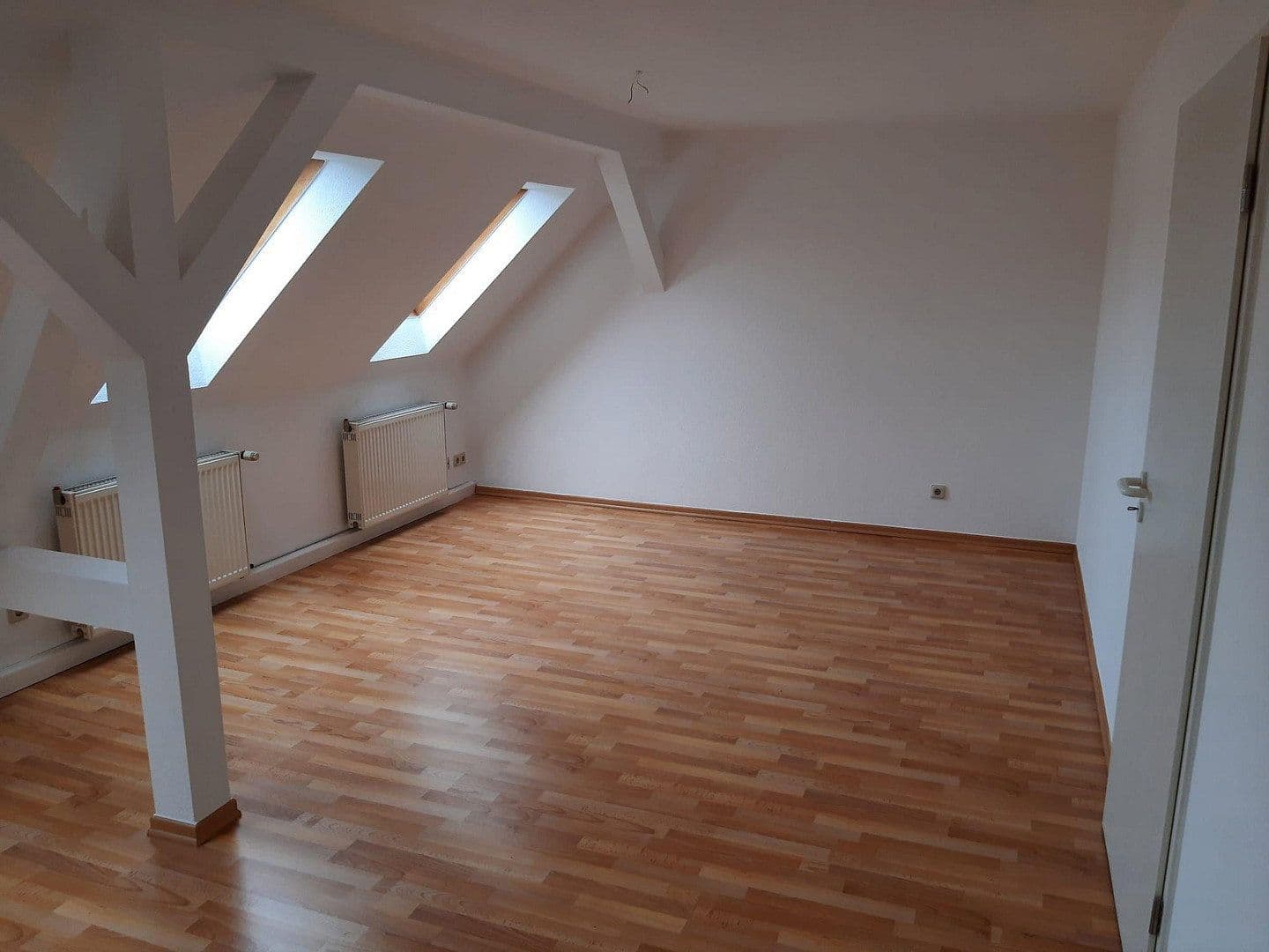 Prenájom bytu 3-izbový 86 m², Gera, Durínsko Prenájom bytu 3-izbový 86 m², Gera, Durínsko