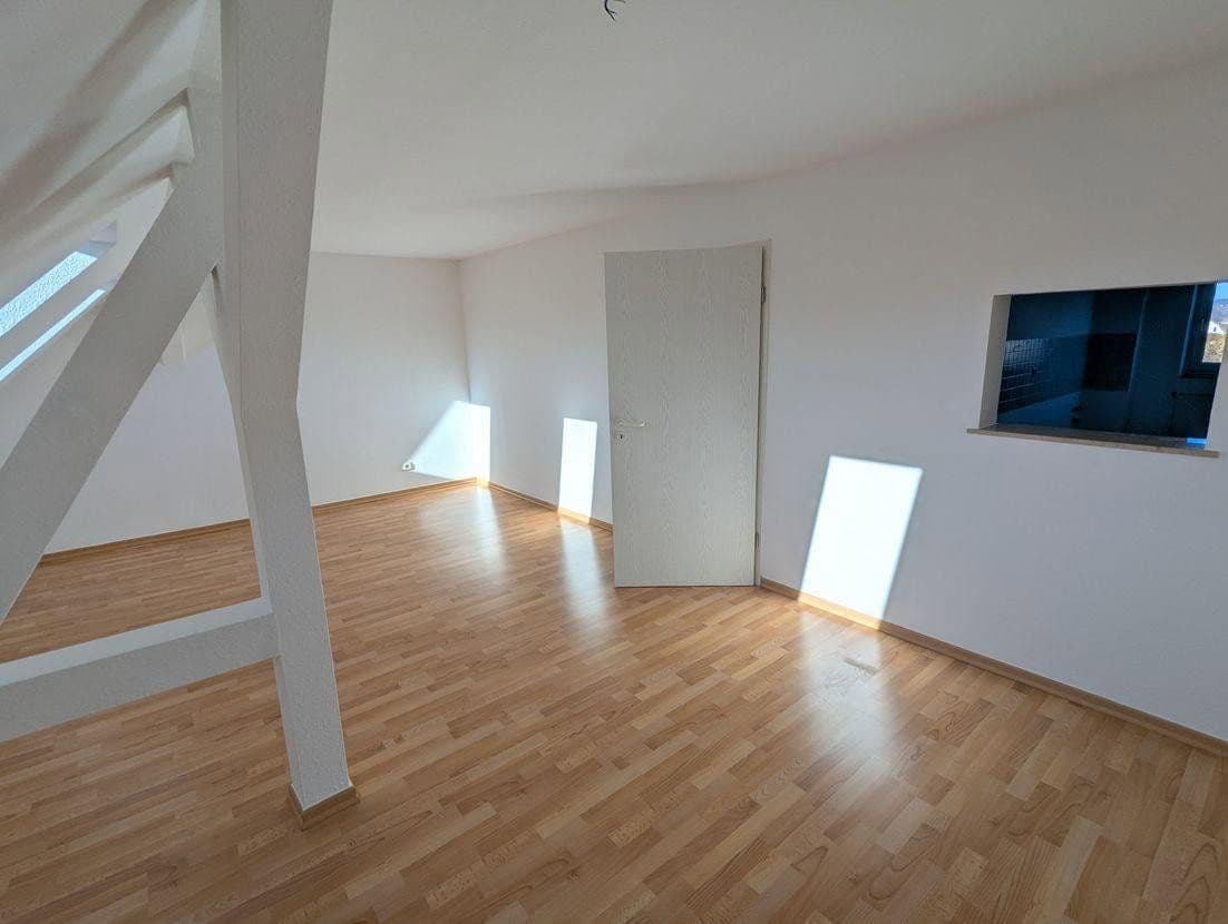 Prenájom bytu 3-izbový 86 m², Gera, Durínsko Prenájom bytu 3-izbový 86 m², Gera, Durínsko