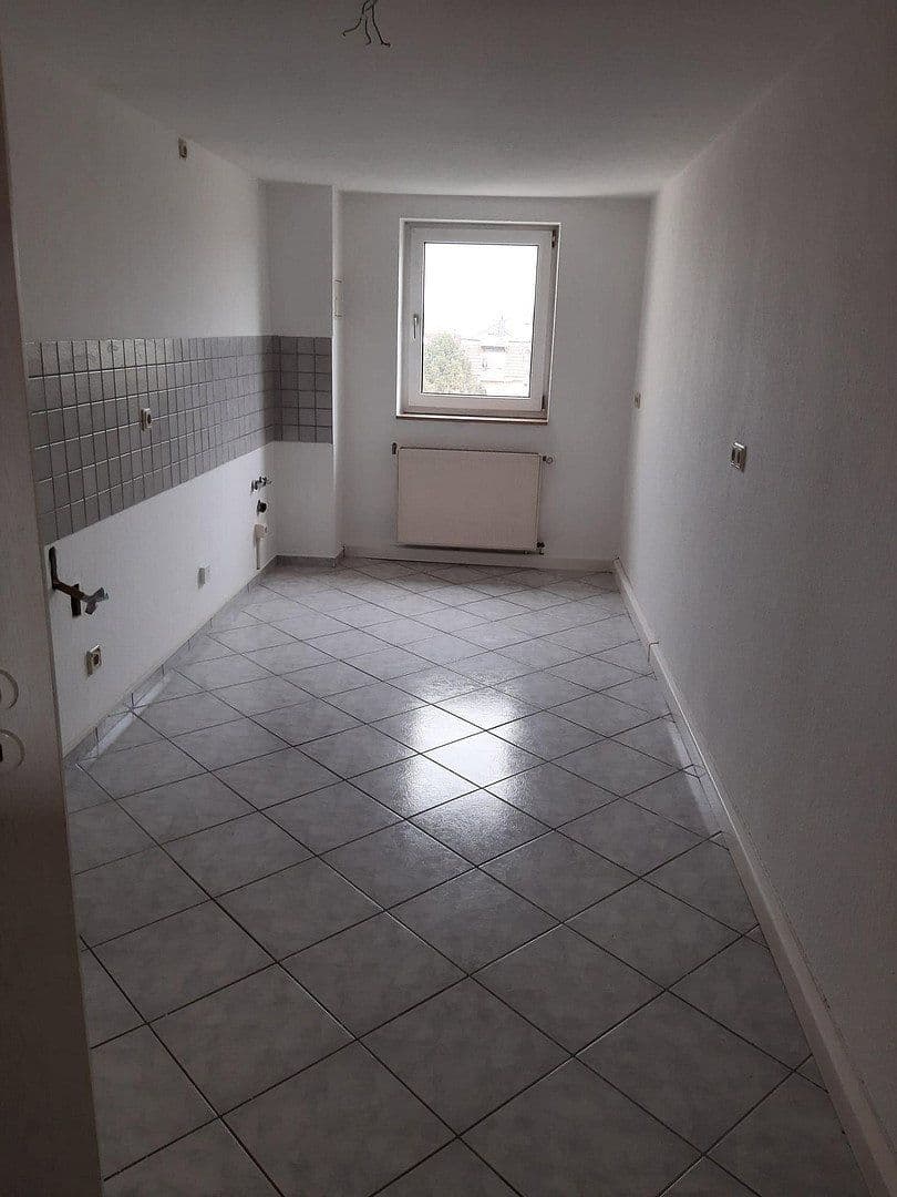 Prenájom bytu 3-izbový 86 m², Gera, Durínsko Prenájom bytu 3-izbový 86 m², Gera, Durínsko
