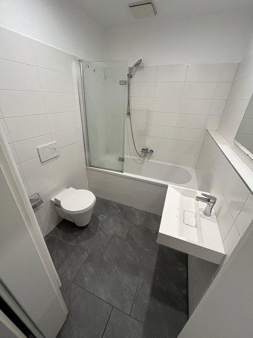 Prenájom bytu 3-izbový 78 m², Kolpingstraße 36, Zwickau, Sasko Prenájom bytu 3-izbový 78 m², Kolpingstraße 36, Zwickau, Sasko